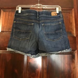 DARK WASH AMERICAN EAGLE MIDI DENIM SHORT